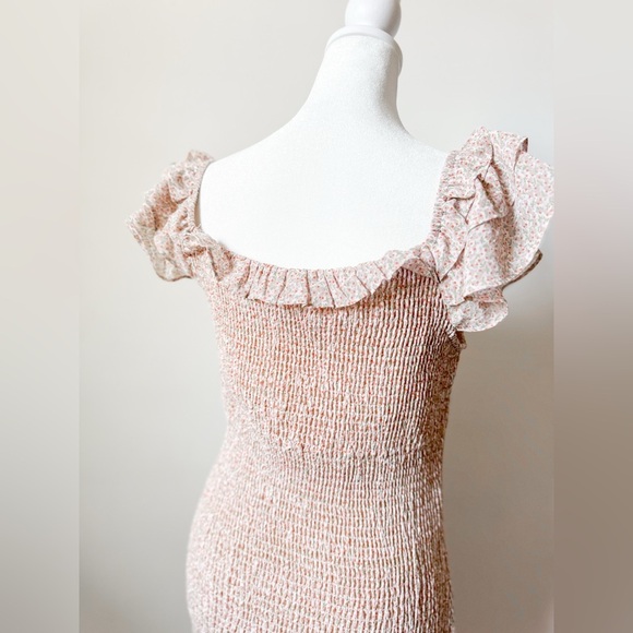 Storia Ditsy Smocked Floral Mini Dress - Picture 13 of 14